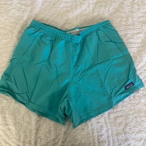 Baggy Patagonia shorts